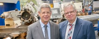 Geschäftsführer Peter Schnell, Gerhard Schnell